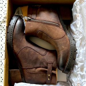 Born Nisbet boots in US size 9